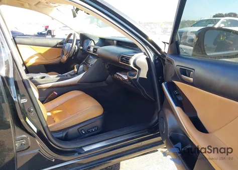 2017 Lexus Is 200T z USA, uszkodzony, nr VIN JTHBA1D27H5043108